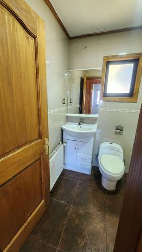 SE VENDE PARCELA CON CASA, REMODELADA. CALLE LOS ARRAYANES