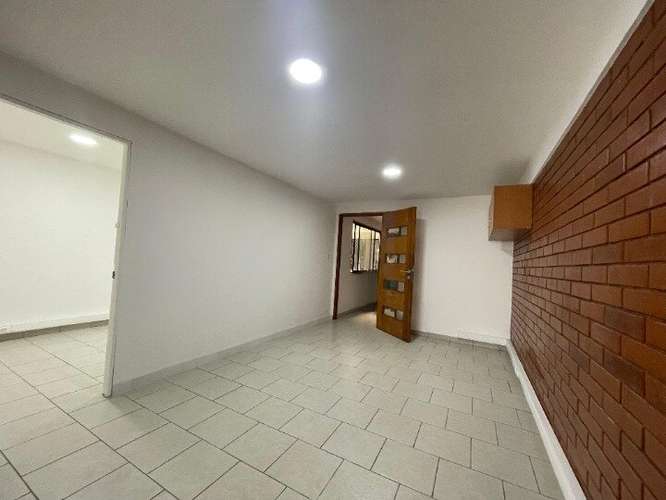 Se Arrienda inmueble con oficinas para empresas