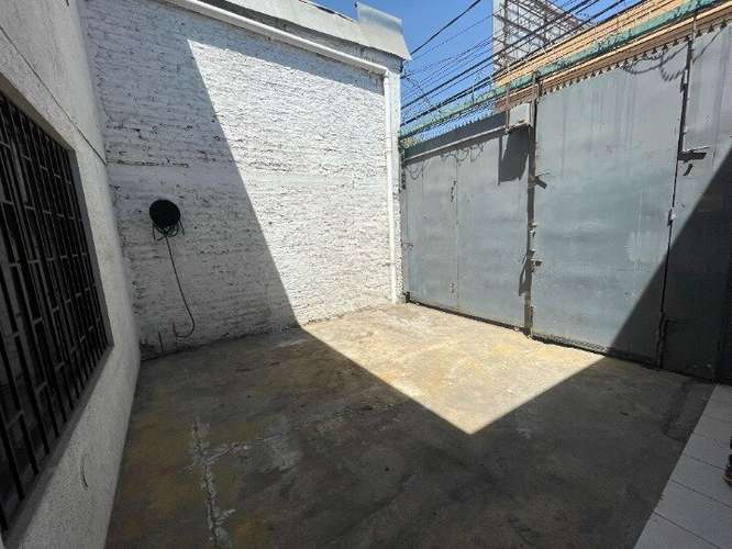 Se Arrienda inmueble con oficinas para empresas
