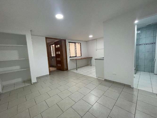 Se Arrienda inmueble con oficinas para empresas