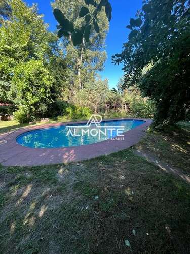 CASA EN PARCELA SANTA JUANA CON PISCINA, QUINCHO Y SEGURIDAD