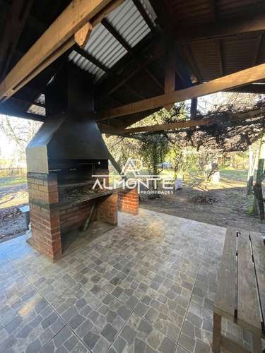 CASA EN PARCELA SANTA JUANA CON PISCINA, QUINCHO Y SEGURIDAD