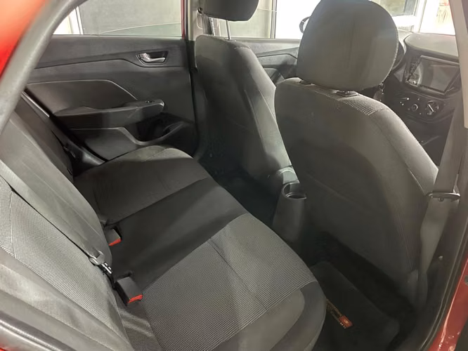 HYUNDAI ACCENT 1.4L 2023 ÚNICO DUEÑO - Imagen 7