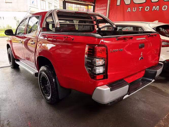 MITSUBISHI L200 KATANA  4X4 TURBO DIESEL 2023 FULL - Imagen 5