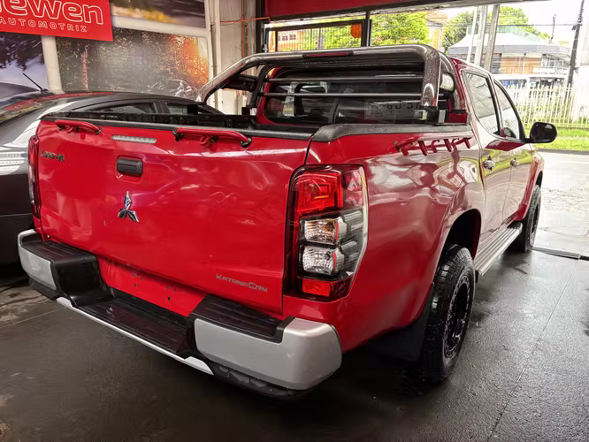 MITSUBISHI L200 KATANA  4X4 TURBO DIESEL 2023 FULL - Imagen 6