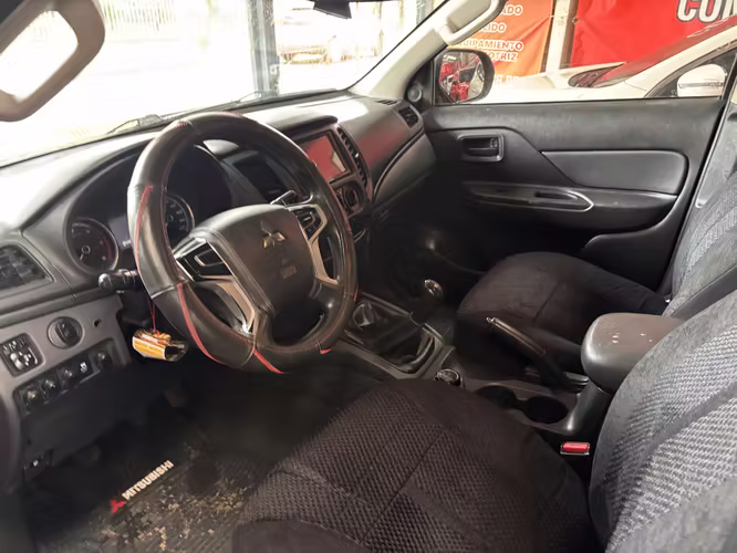 MITSUBISHI L200 KATANA  4X4 TURBO DIESEL 2023 FULL - Imagen 8