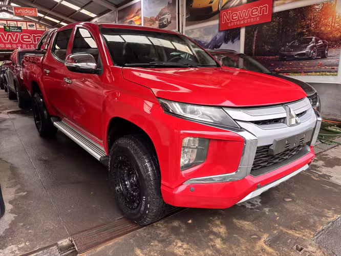 MITSUBISHI L200 KATANA  4X4 TURBO DIESEL 2023 FULL - Imagen 2