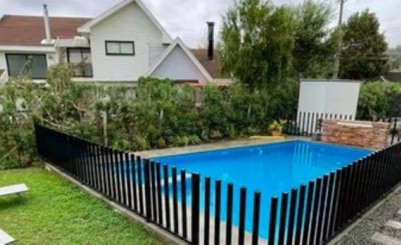 CASA 2 PISOS 4D 4B 3E  CONDOMINIO EN PINGUERAL - Imagen 11