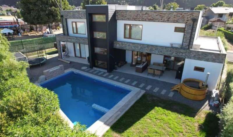 CASA 2 PISOS 4D 4B 3E  CONDOMINIO EN PINGUERAL - Imagen 12