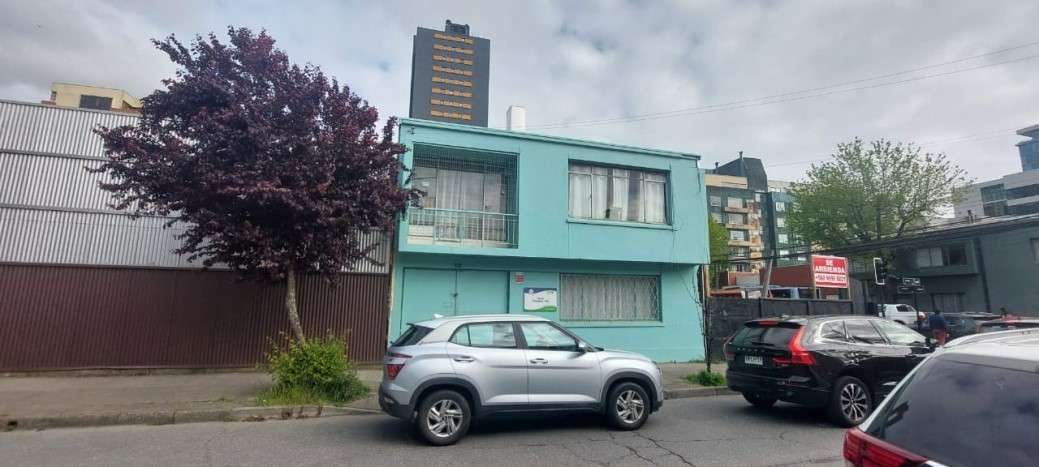 CASA COMERCIAL 130M2 3P 2B 2E CALLE COCHRANE