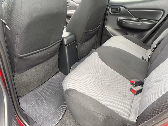 MITSUBISHI L200 CRM 4X4 2022 - Imagen 10