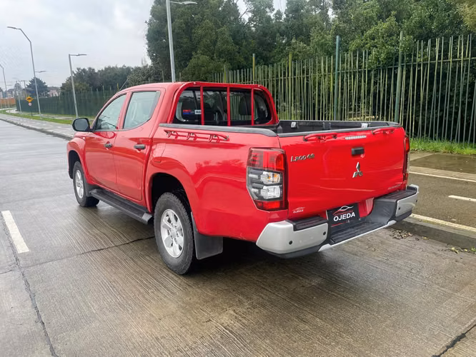 MITSUBISHI L200 CRM 4X4 2022 - Imagen 6