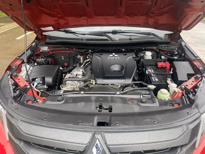 MITSUBISHI L200 CRM 4X4 2022 - Imagen 8
