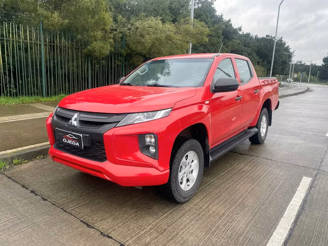 MITSUBISHI L200 CRM 4X4 2022 - Imagen 3