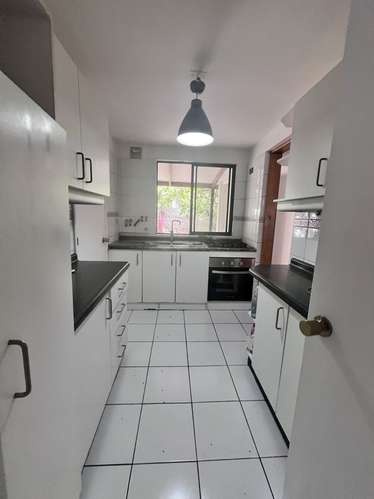 ARRIENDO AMPLÍA CASA/ CIUDAD SATÉLITE MAIPU - Imagen 5