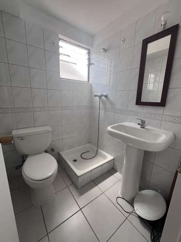 ARRIENDO AMPLÍA CASA/ CIUDAD SATÉLITE MAIPU - Imagen 14