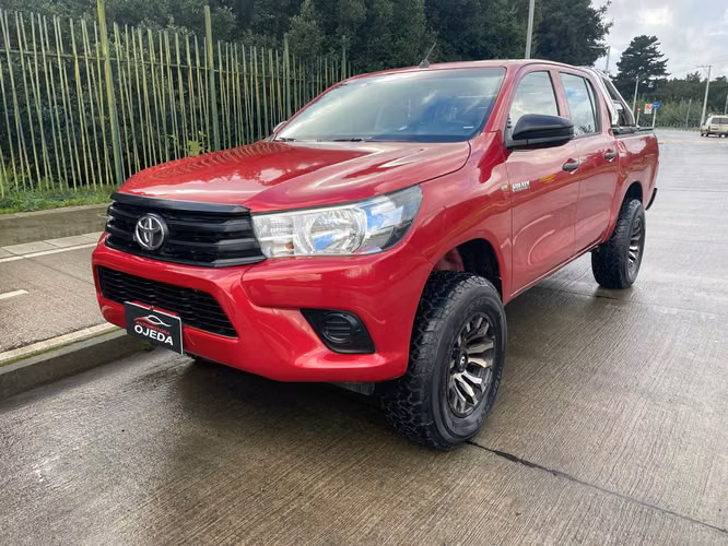 TOYOTA HILUX DX 4X4 2.4L 2022 - Imagen 3