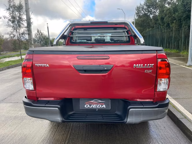 TOYOTA HILUX DX 4X4 2.4L 2022 - Imagen 5