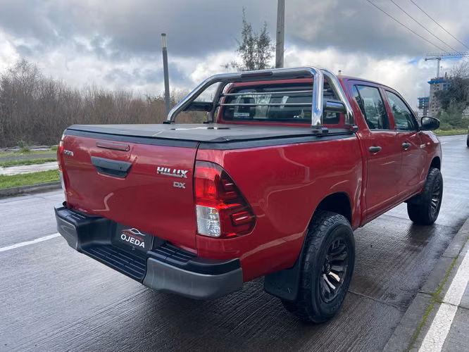 TOYOTA HILUX DX 4X4 2.4L 2022 - Imagen 4