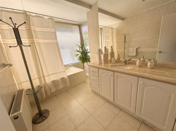 Casa en arriendo de 4 dorm. colegio Los Alerces Lo Barnechea - Imagen 13