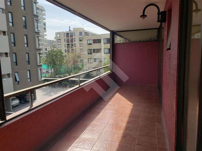 Amplio Depto en venta de 4 dorm. en Pocuro , Providencia - Imagen 2