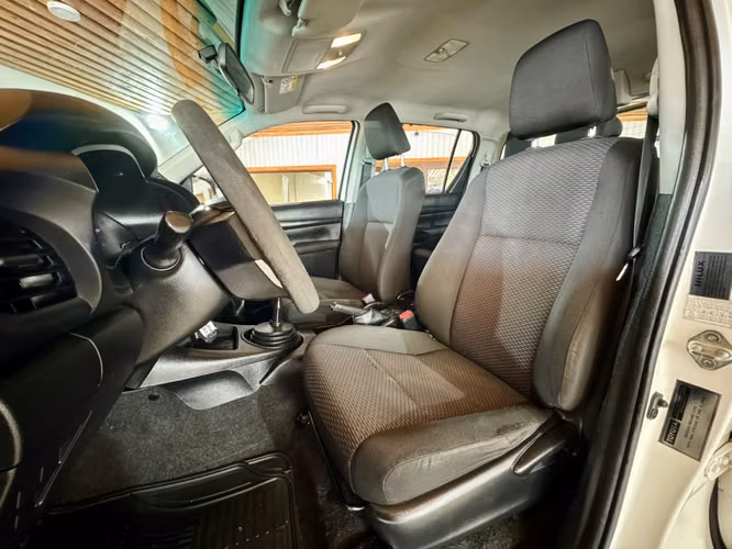 TOYOTA HILUX DX 4X2
