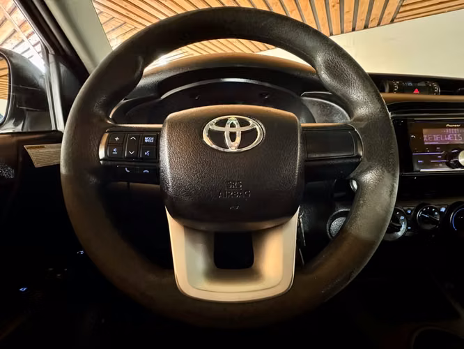 TOYOTA HILUX DX 4X2