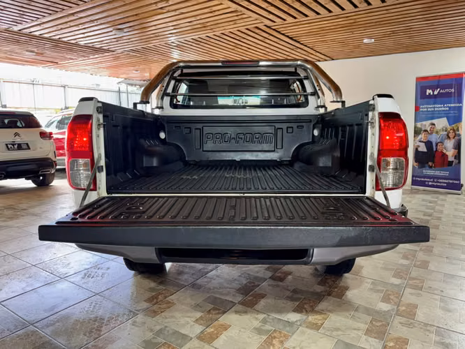 TOYOTA HILUX DX 4X2