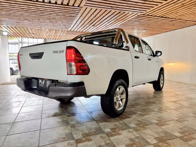 TOYOTA HILUX DX 4X2
