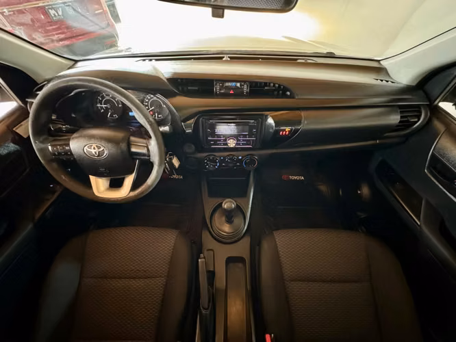 TOYOTA HILUX DX 4X2