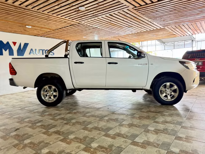 TOYOTA HILUX DX 4X2