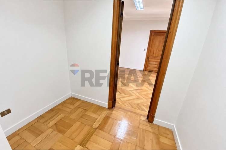 Oficina remodelada en arriendo santiago centro - Imagen 17