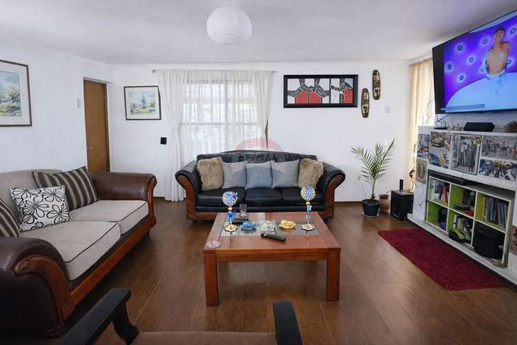 Casa 4d con patio y quincho - metro trinidad
