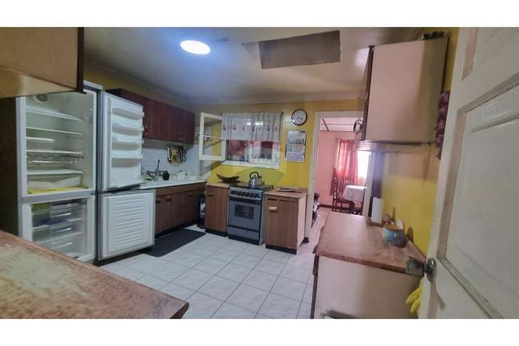 Casa con piscina y terreno de 387 m² - Imagen 5