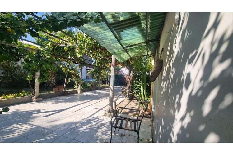 Casa con piscina y terreno de 387 m² - Imagen 32