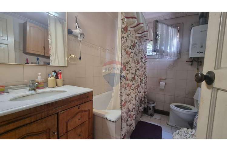 Casa con piscina y terreno de 387 m² - Imagen 13