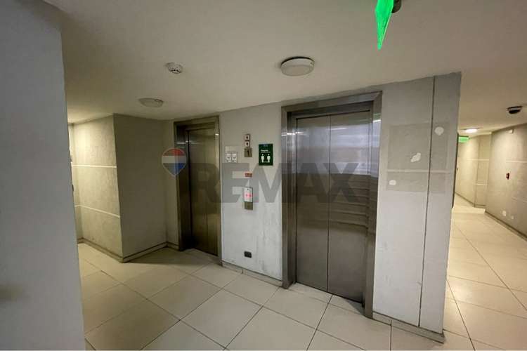En catedraldepartamento con  amplia terraza. - Imagen 13