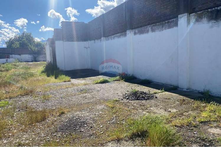 Precio rebajado¡¡urbano y comercial gran terreno