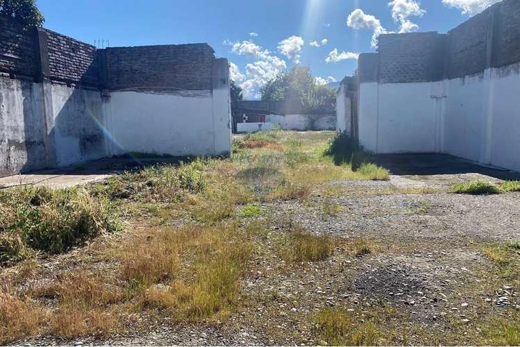 Precio rebajado¡¡urbano y comercial gran terreno