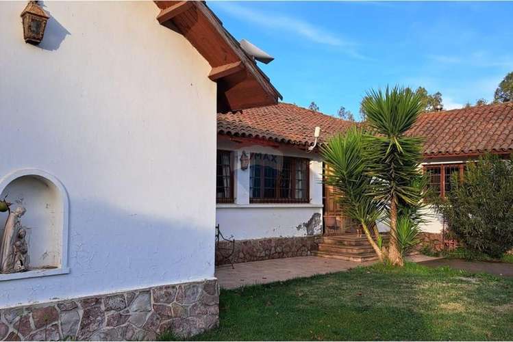 Precio increible,  gran casa piscina viñedos