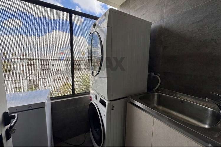Depto a pasos de metro chile españa - Imagen 16