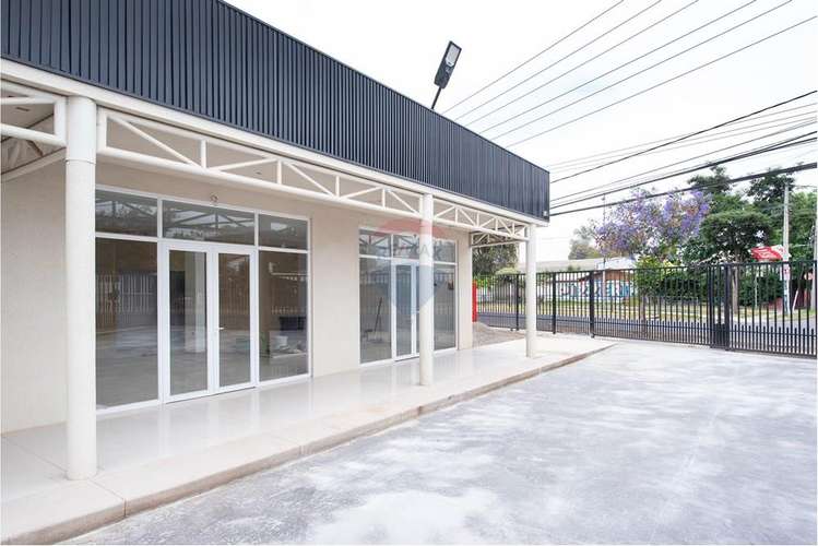 Se arrienda locales comerciales nuevos, peñaflor