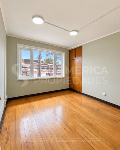 Se vende Amplia Casa para Uso Comercial o Institucional, Centro de Valdivia
