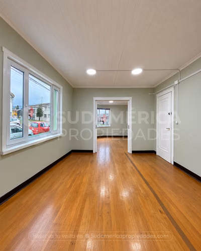 Se vende Amplia Casa para Uso Comercial o Institucional, Centro de Valdivia