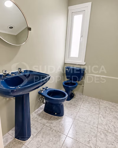 Se vende Amplia Casa para Uso Comercial o Institucional, Centro de Valdivia