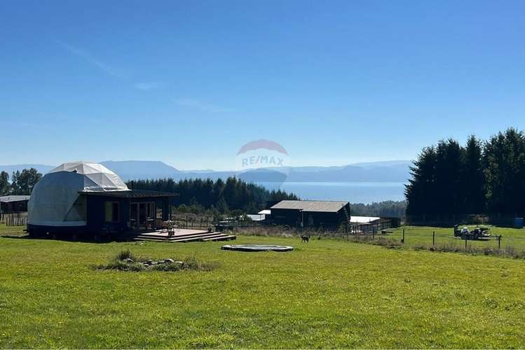 Domo con vista al volcán y lago los riscos, pucón