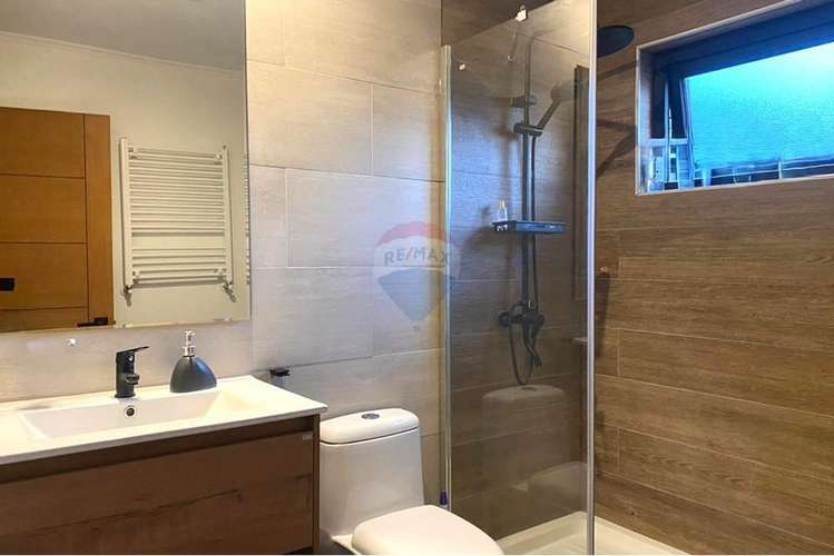 En venta casa exclusiva, vista al lago - pucón