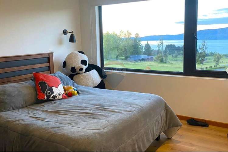 En venta casa exclusiva, vista al lago - pucón