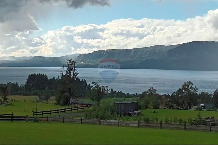 En venta casa exclusiva, vista al lago - pucón