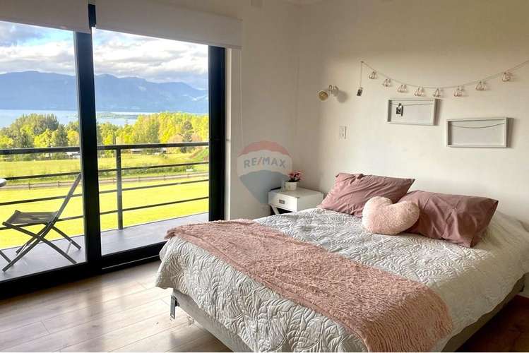En venta casa exclusiva, vista al lago - pucón